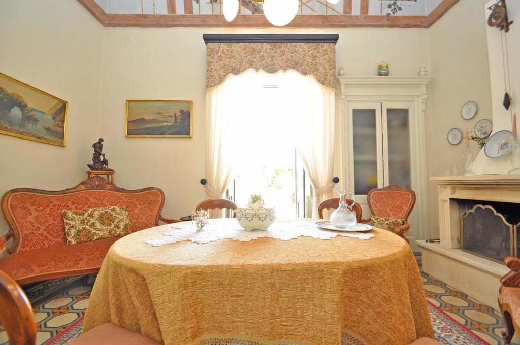Palazzo De Donatis B&B Melissano Luaran gambar
