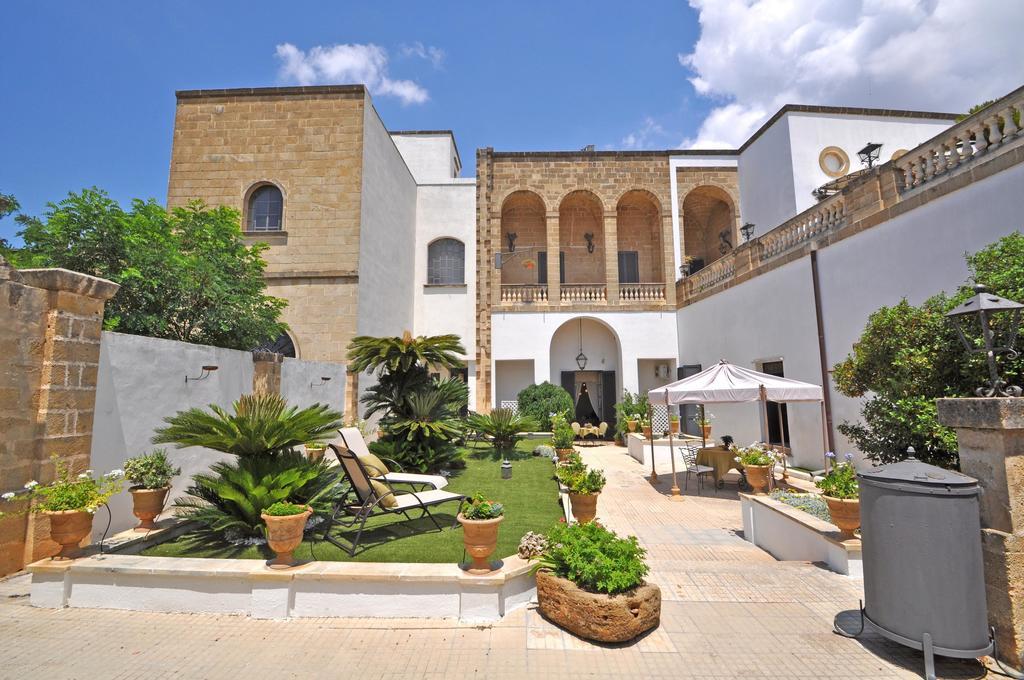 Palazzo De Donatis B&B Melissano Luaran gambar