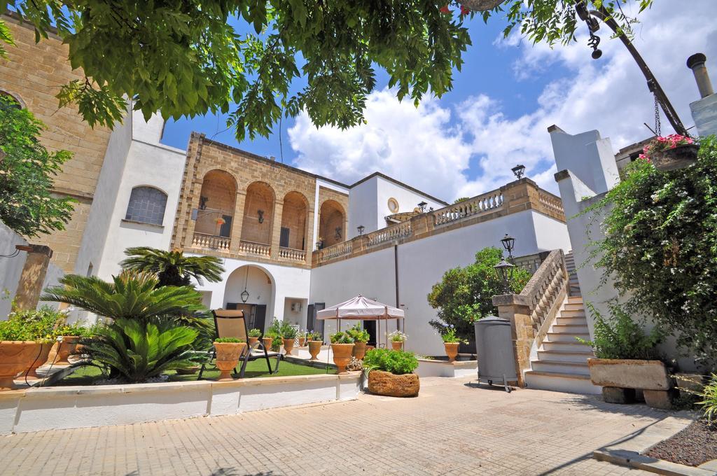 Palazzo De Donatis B&B Melissano Luaran gambar