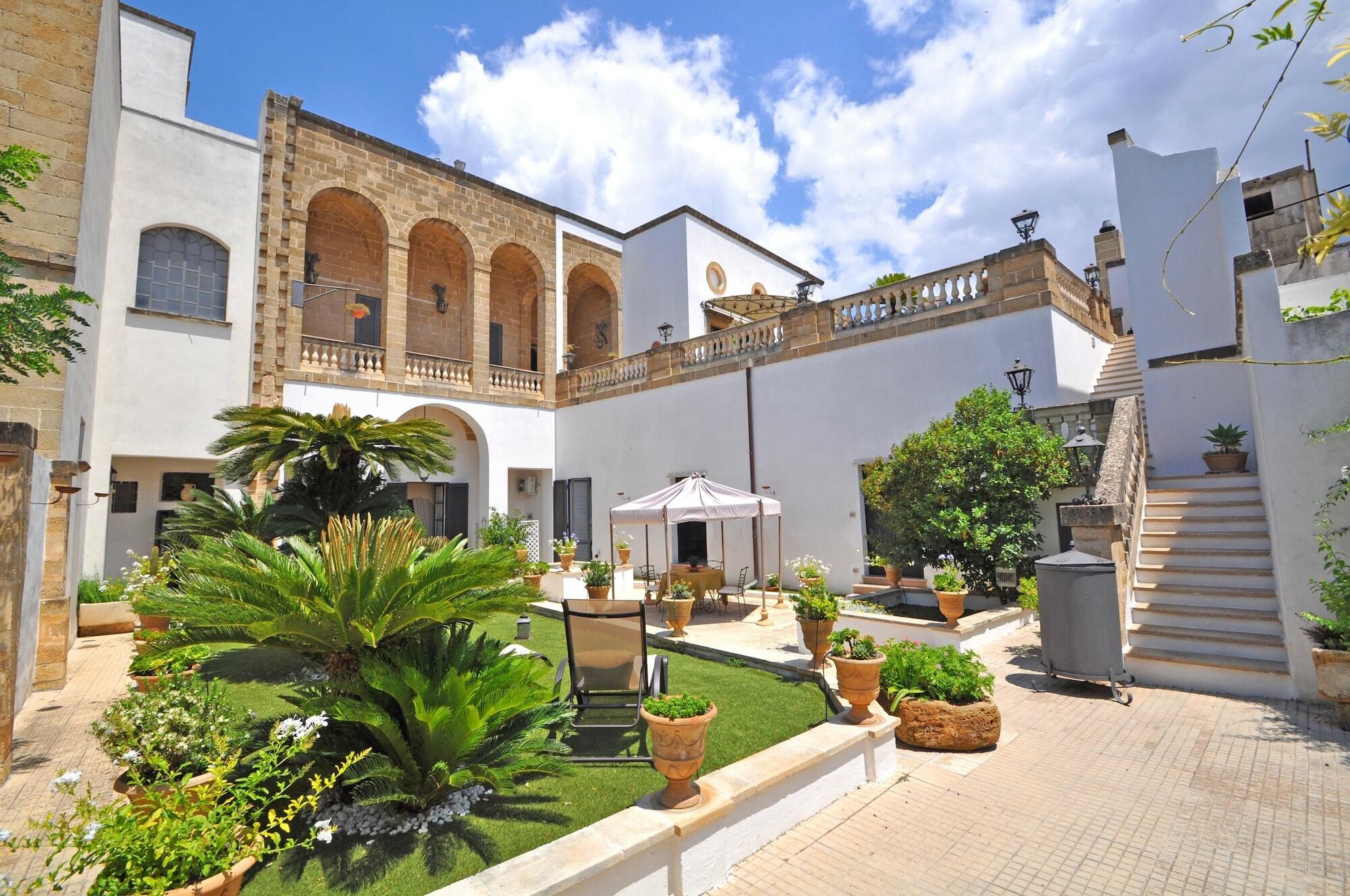 Palazzo De Donatis B&B Melissano Luaran gambar